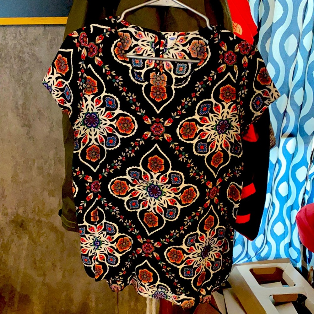 Old Navy size small blouse